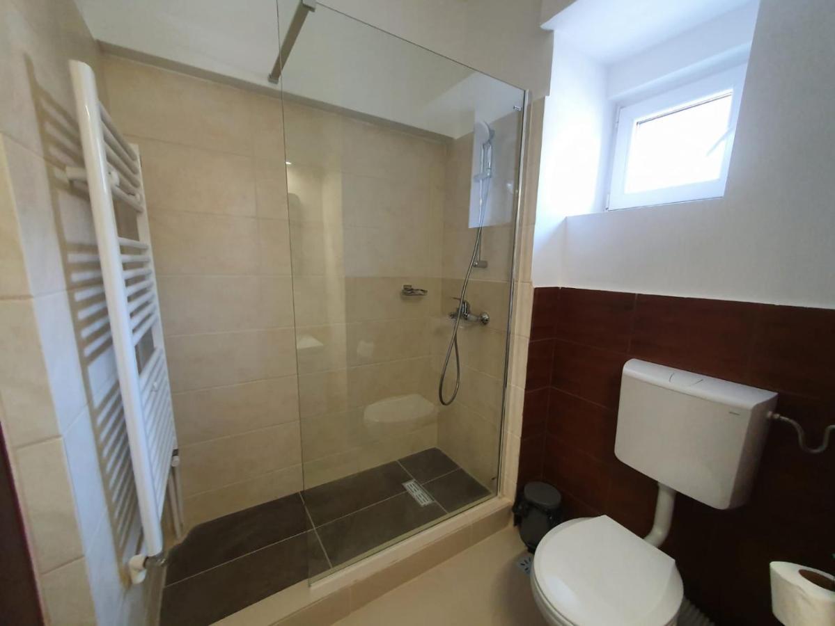 Petrosani Camere De Inchiriat - Hotel Petroshani Srl 外观 照片